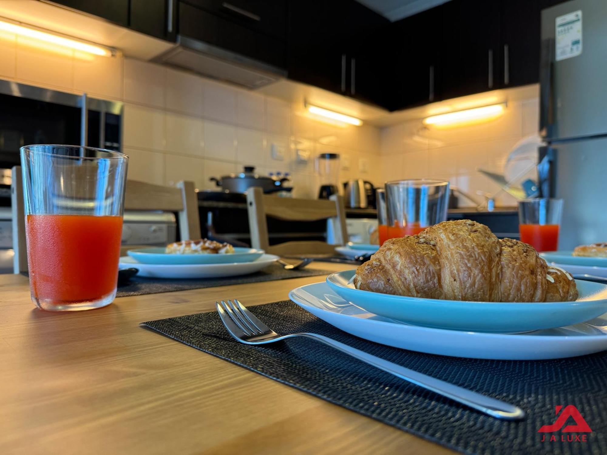 Cozy Marina & Sea View Apt In Bay Central Tower Dubai Marina With Modern Gym & Pool, Steps To Beach & Metro Eksteriør bilde