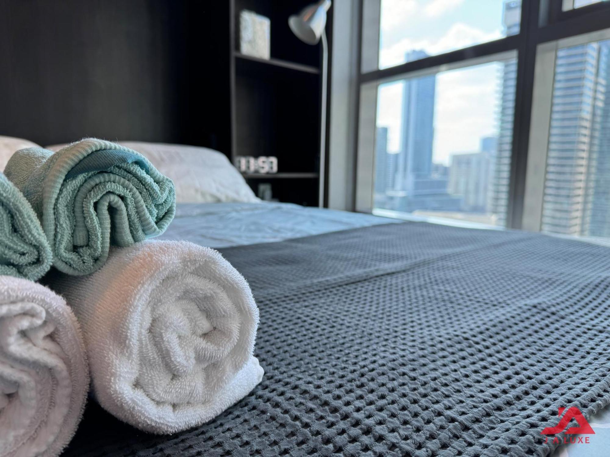 Cozy Marina & Sea View Apt In Bay Central Tower Dubai Marina With Modern Gym & Pool, Steps To Beach & Metro Eksteriør bilde